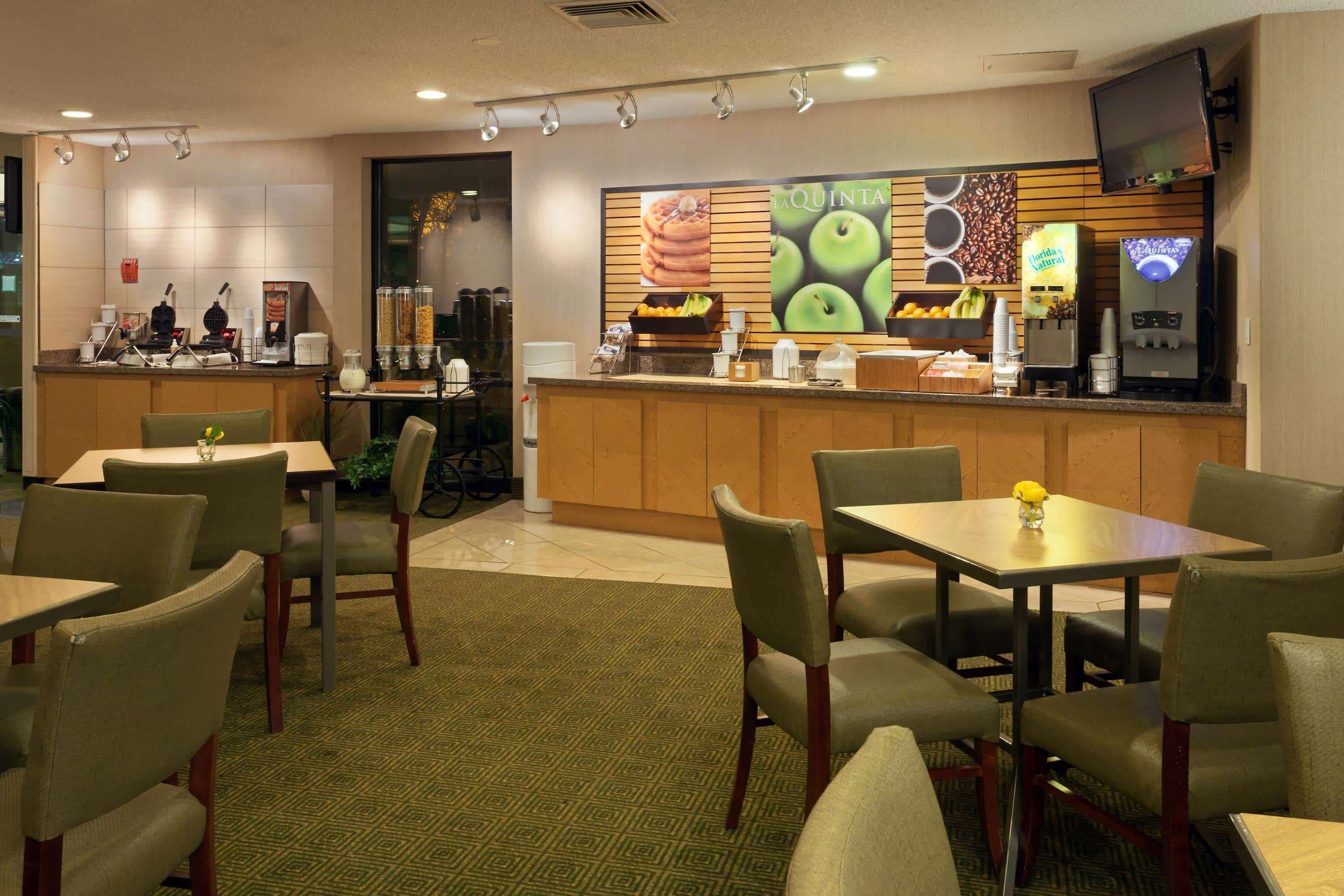 La Quinta By Wyndham Seattle Sea-Tac Airport Hotel SeaTac Exterior photo